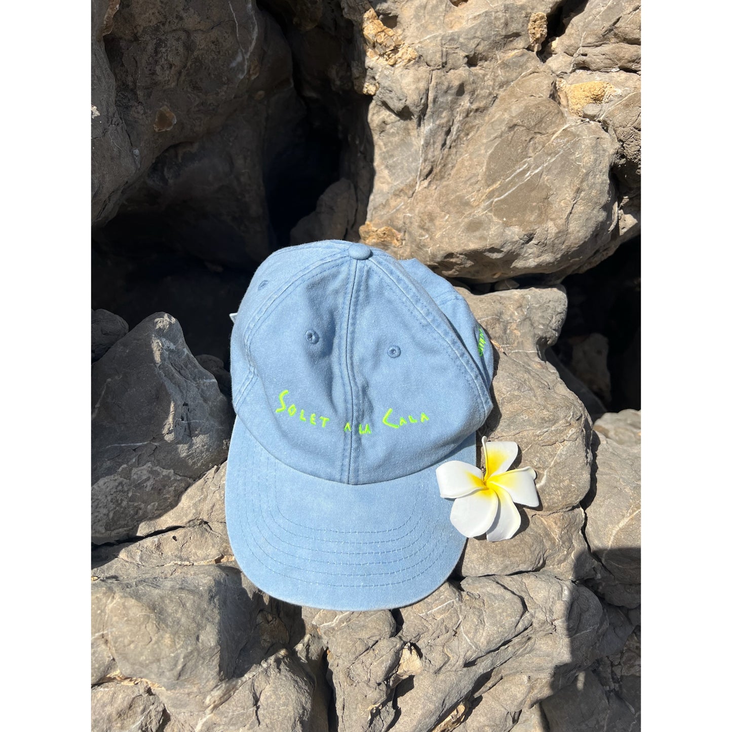 Gorra solet a la cala